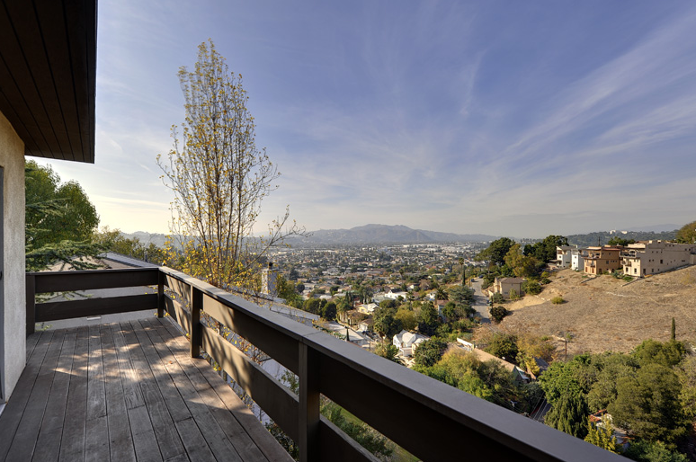 Read more about the article Incredible Sunset & City Views…Hilltop Contemporary
